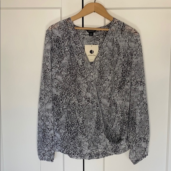 BNWT Jessica petite snakeskin pattern top - Picture 2 of 5